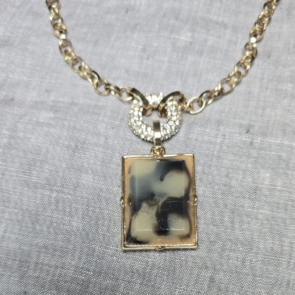 Ann Taylor Elegant Gold and Black Pendant Necklace - Picture 2 of 10